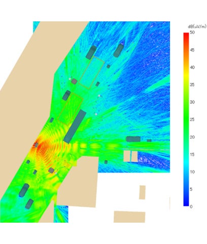 図3 解析結果：電界強度分布（4.7GHz)