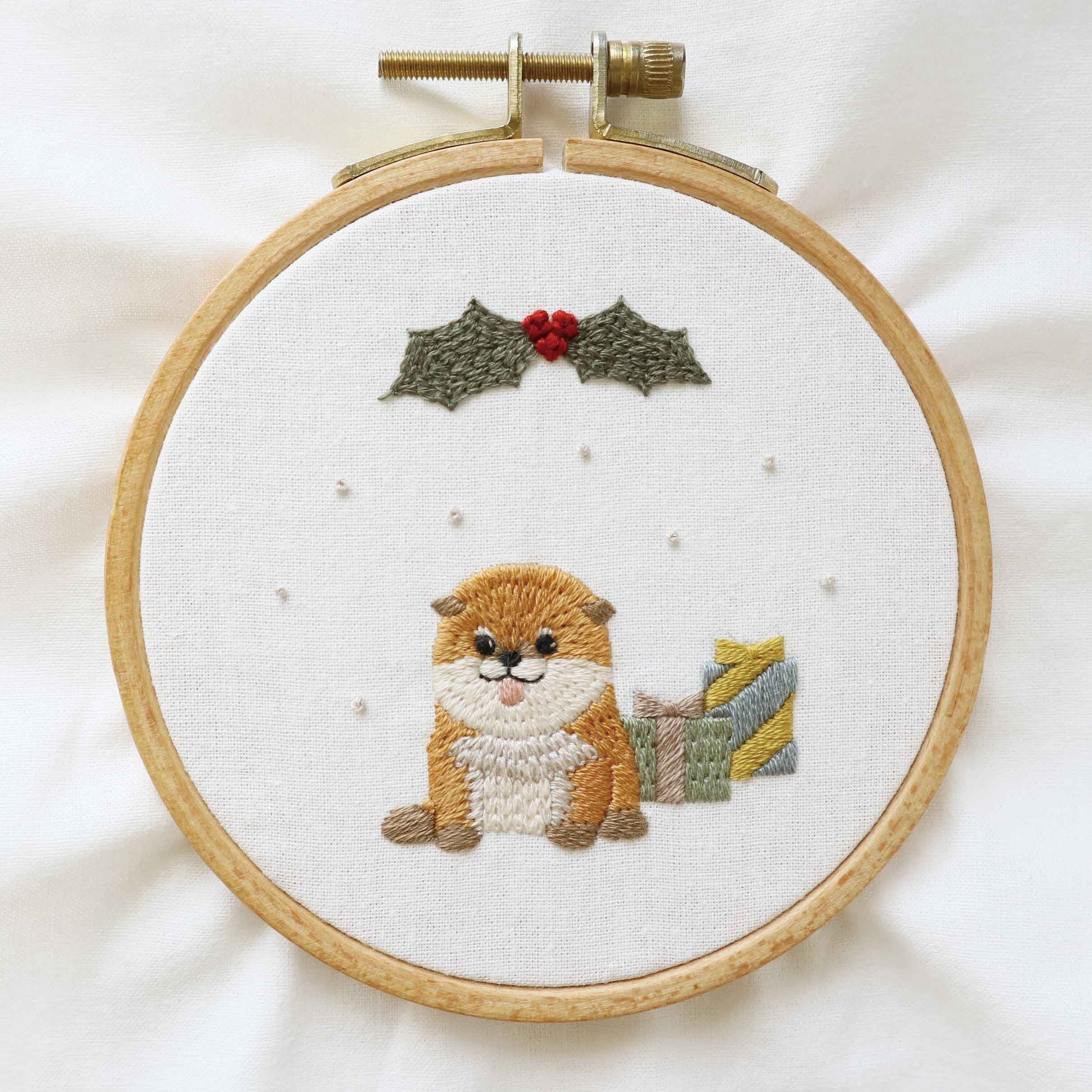 耳が立ち切っていない、コロンとした柴子犬さん