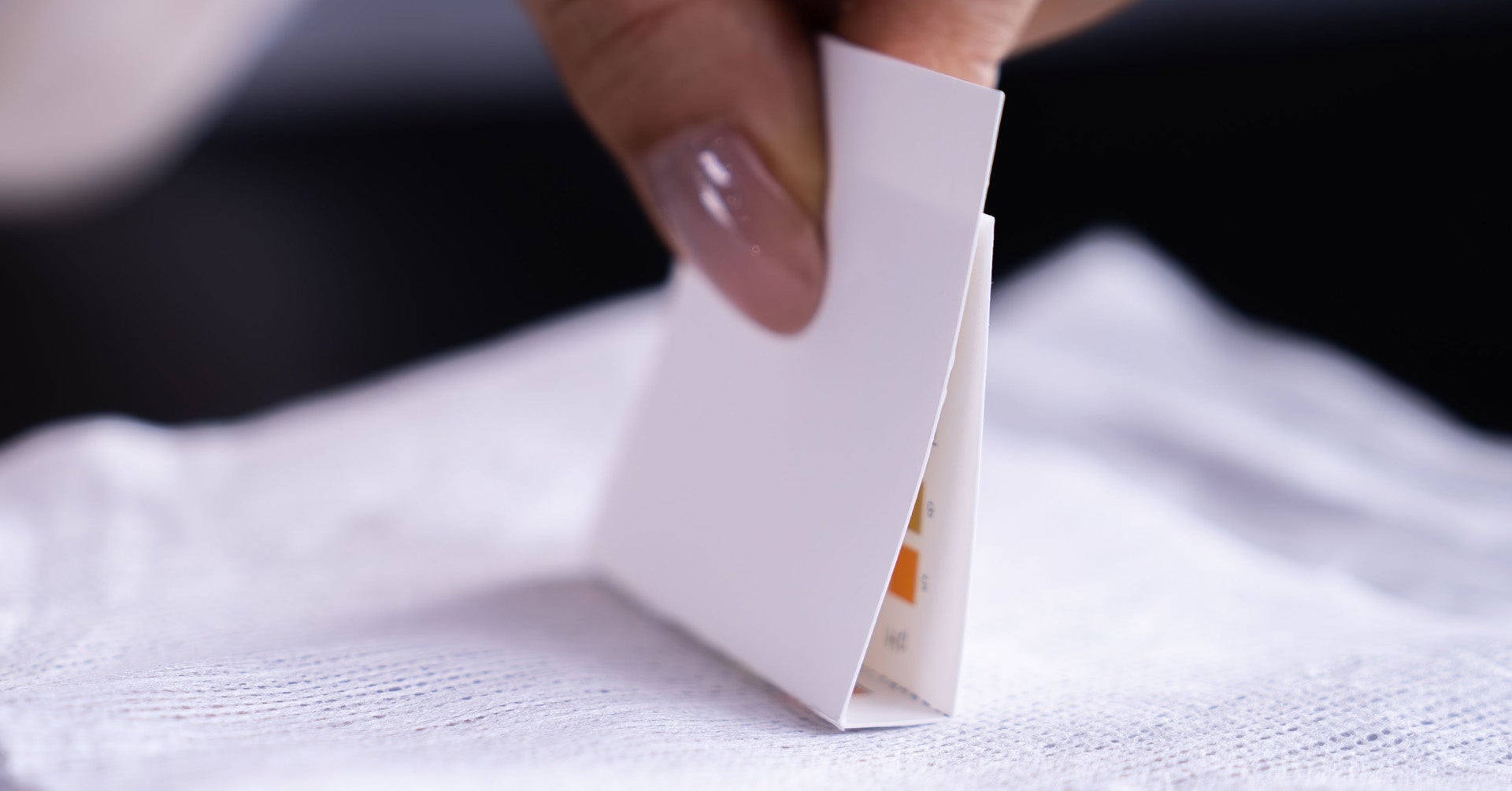 手を汚さずに尿採取が可能