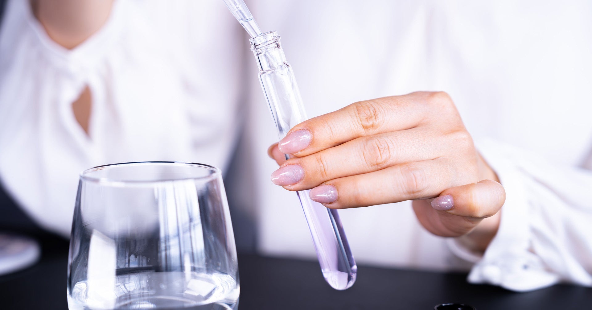 ネコの飲み水を試験管に入れるだけ