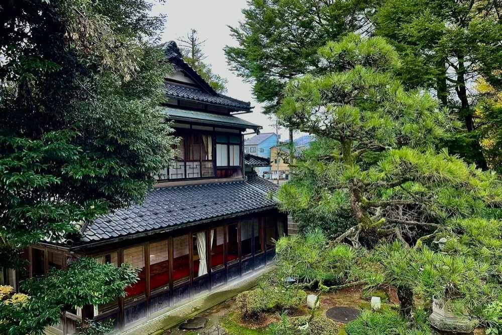 実際に20名〜で貸し切りが可能な温泉旅館