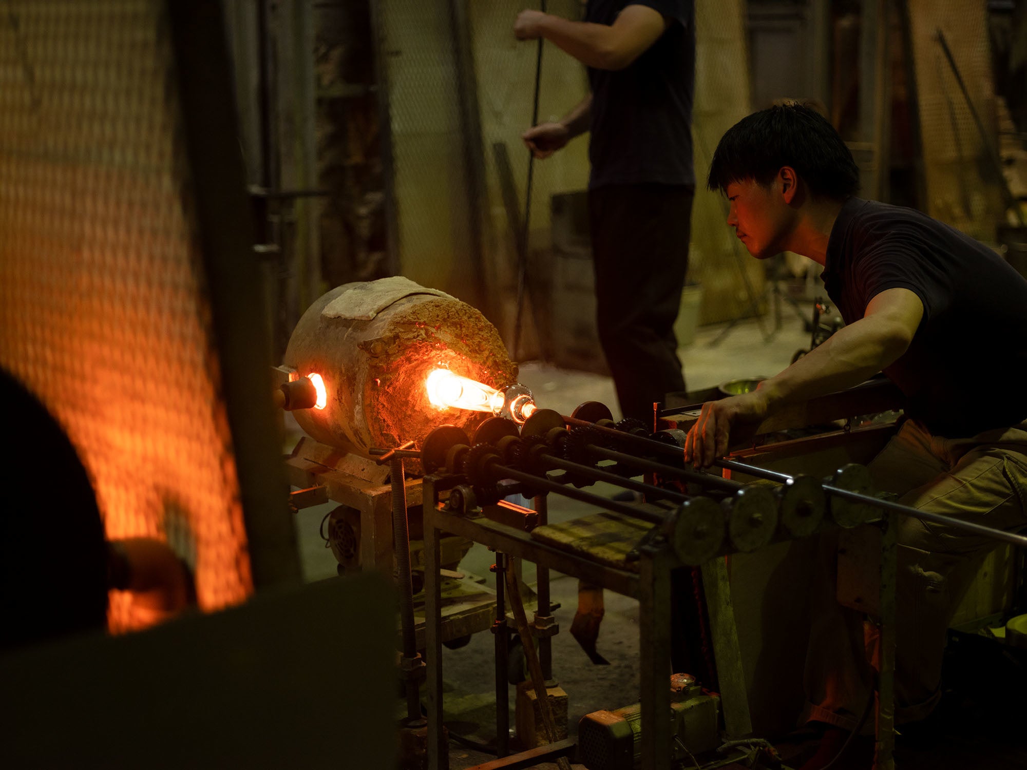 小樽の職人がひとつひとつ手拭きで制作