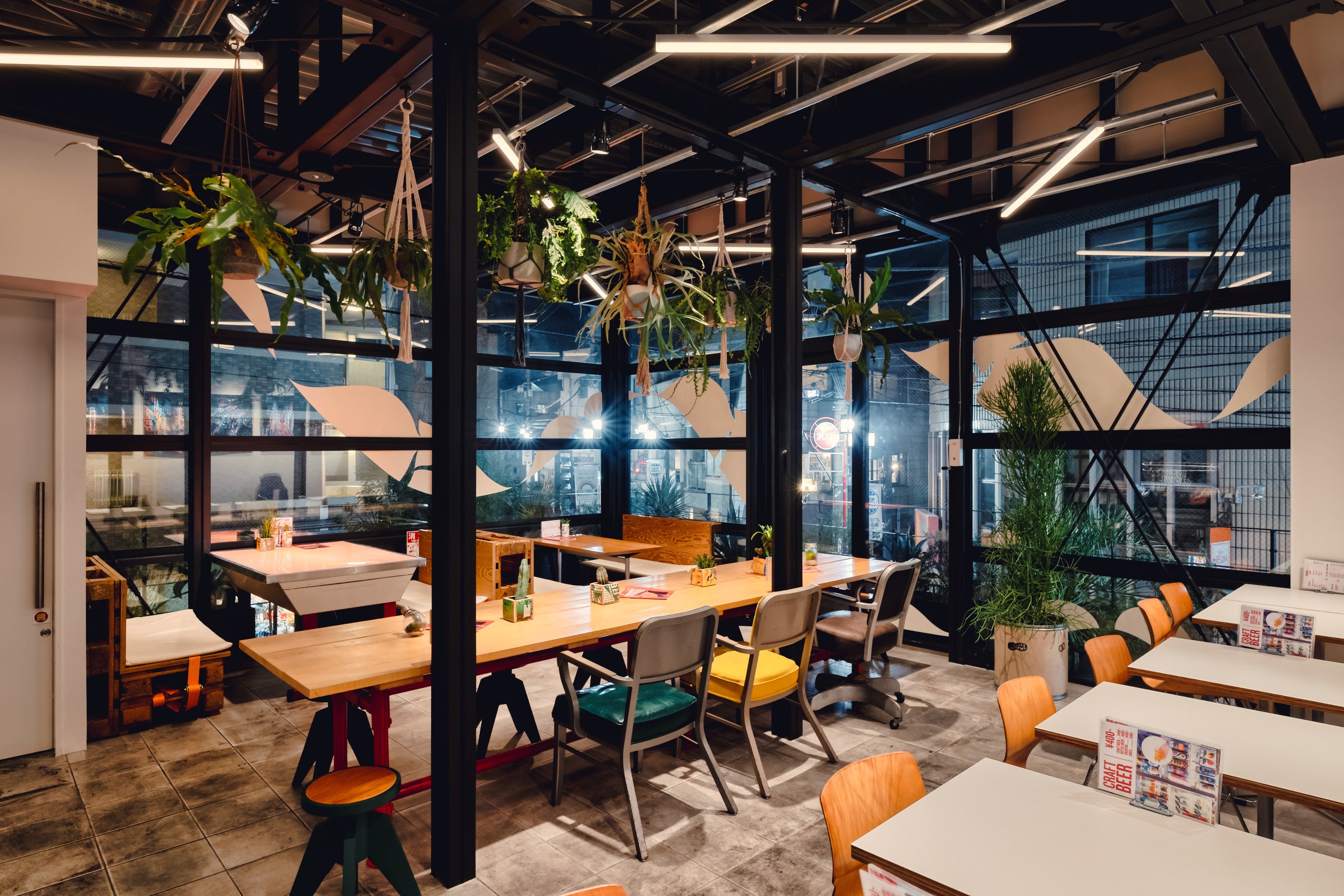 BURGERS TOKYO　2F内観