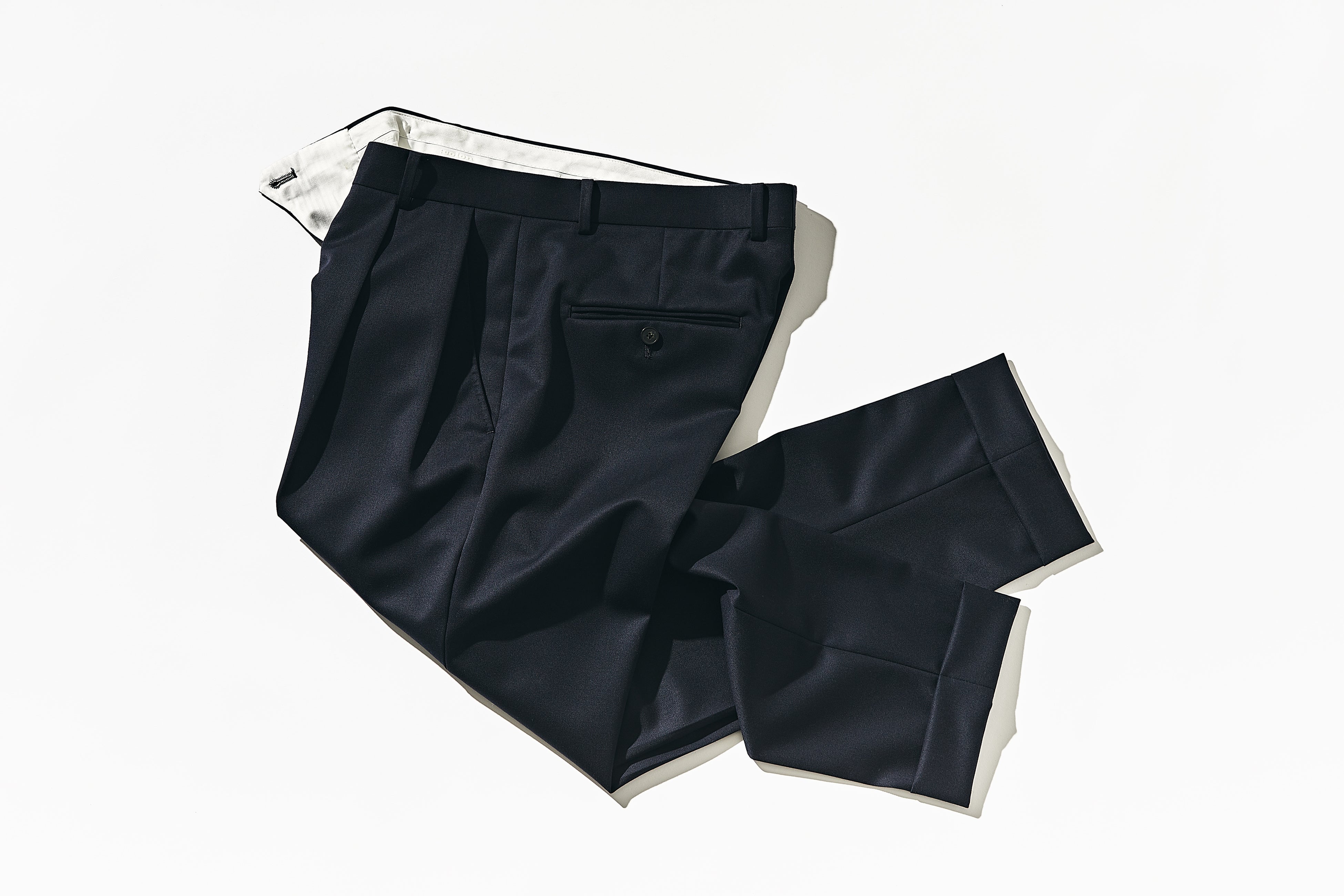 CPT-1 2アウトプリーツスラックス(ウールギャバジン)　￥36,300（税込）