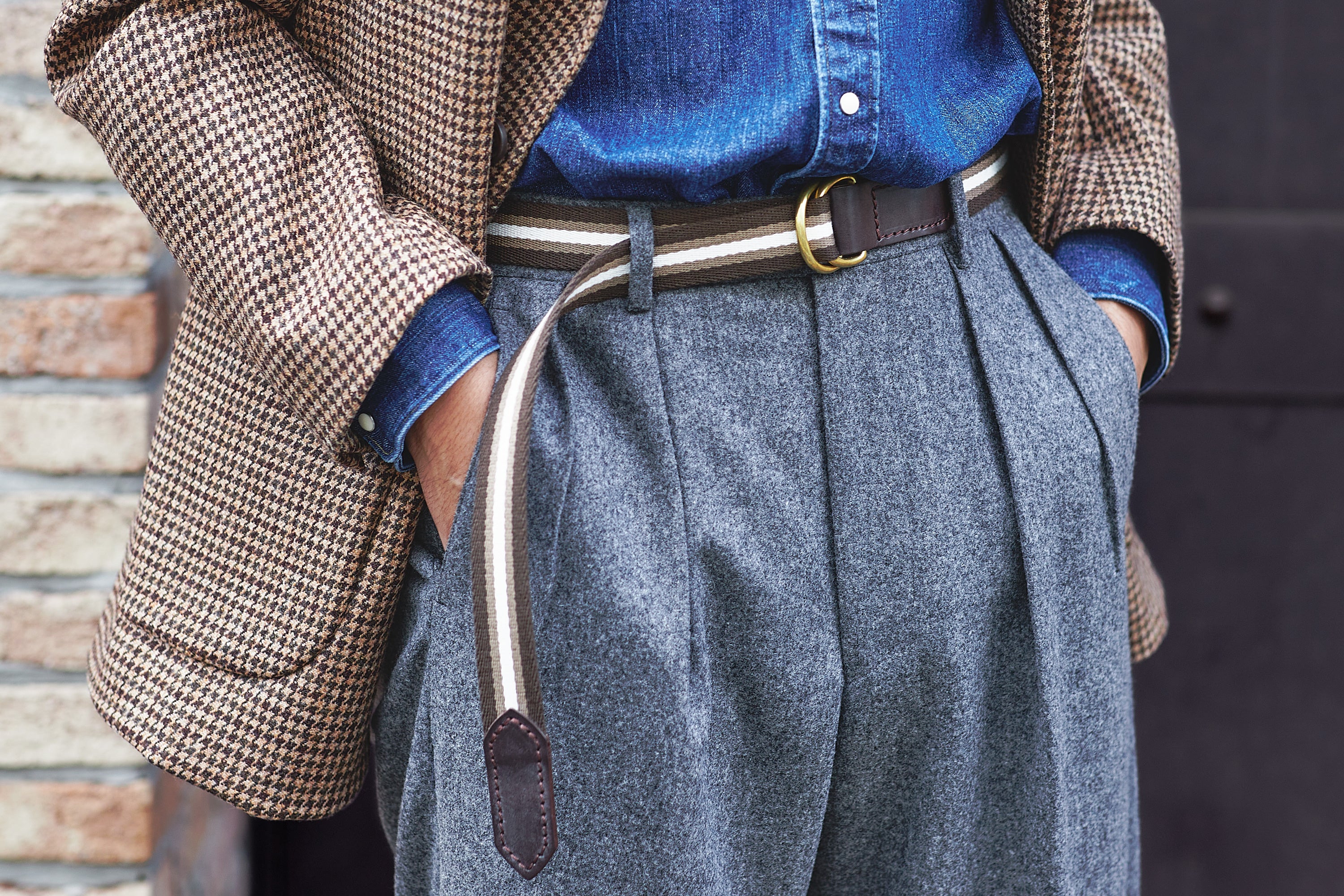 オールシーズン着用可能なロングリボンベルトがブリティッシュ