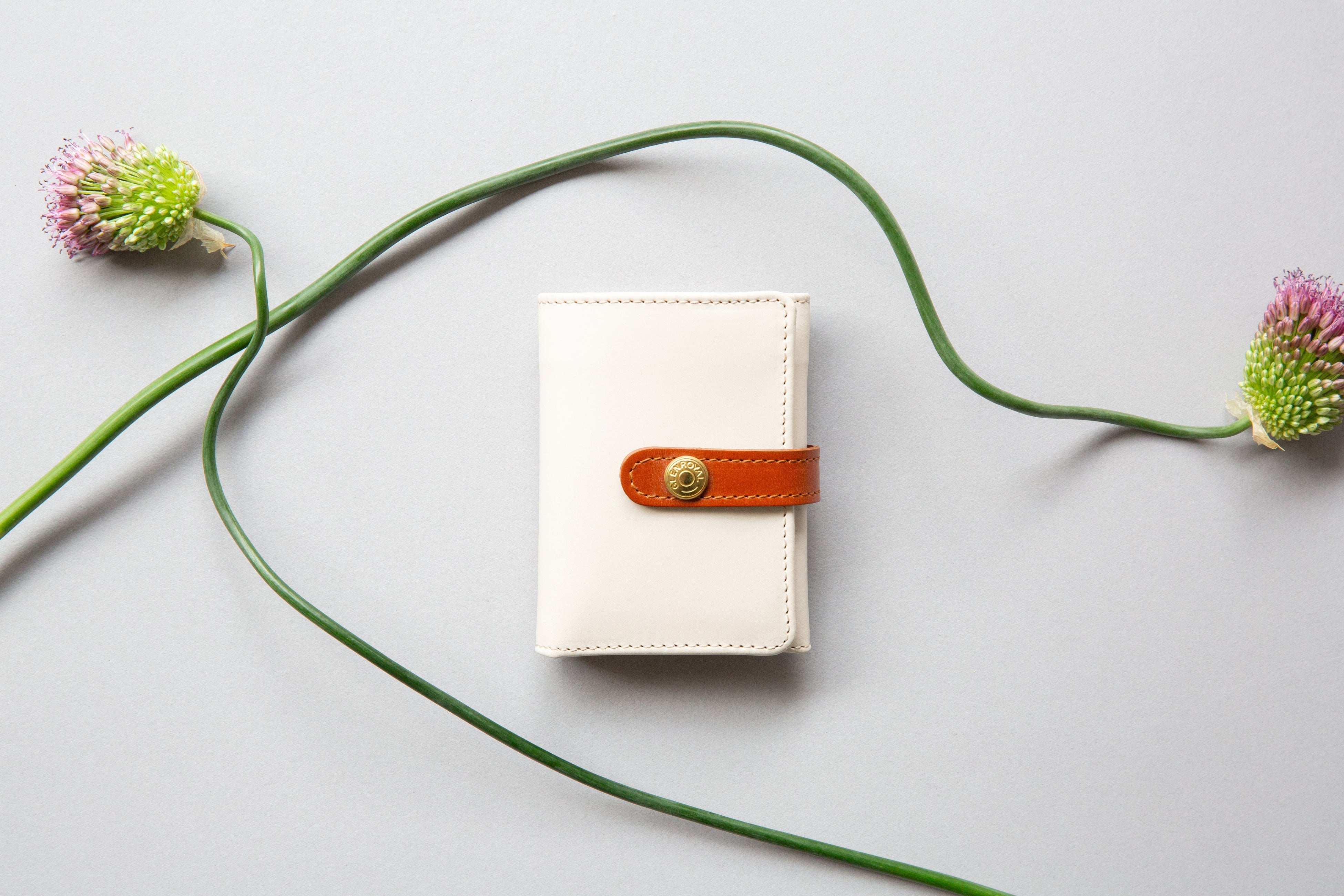 コンパクト三つ折り財布 全3色 ¥42,900