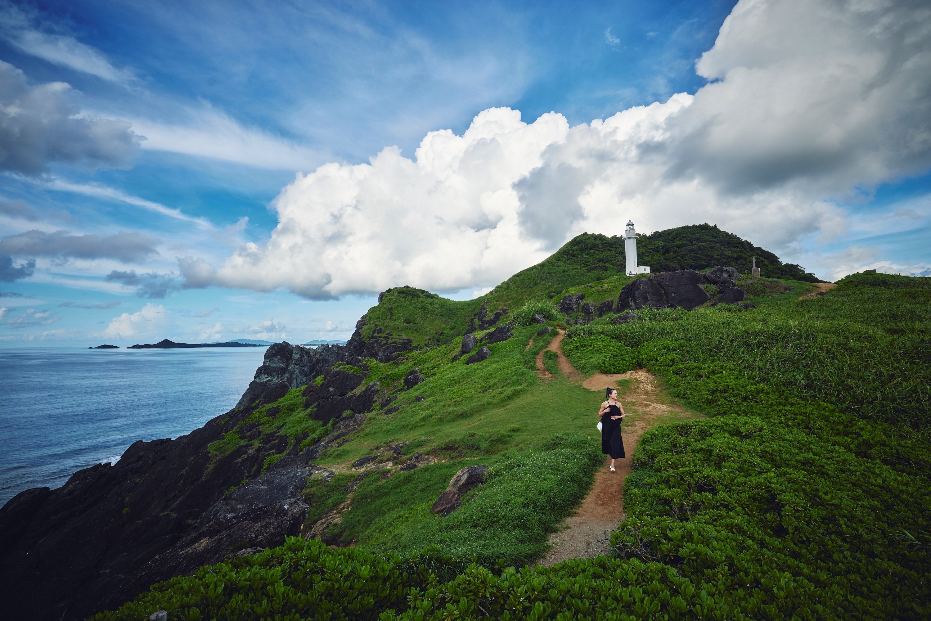 石垣島の絶景スポット「御神崎（うがんざき）灯台」