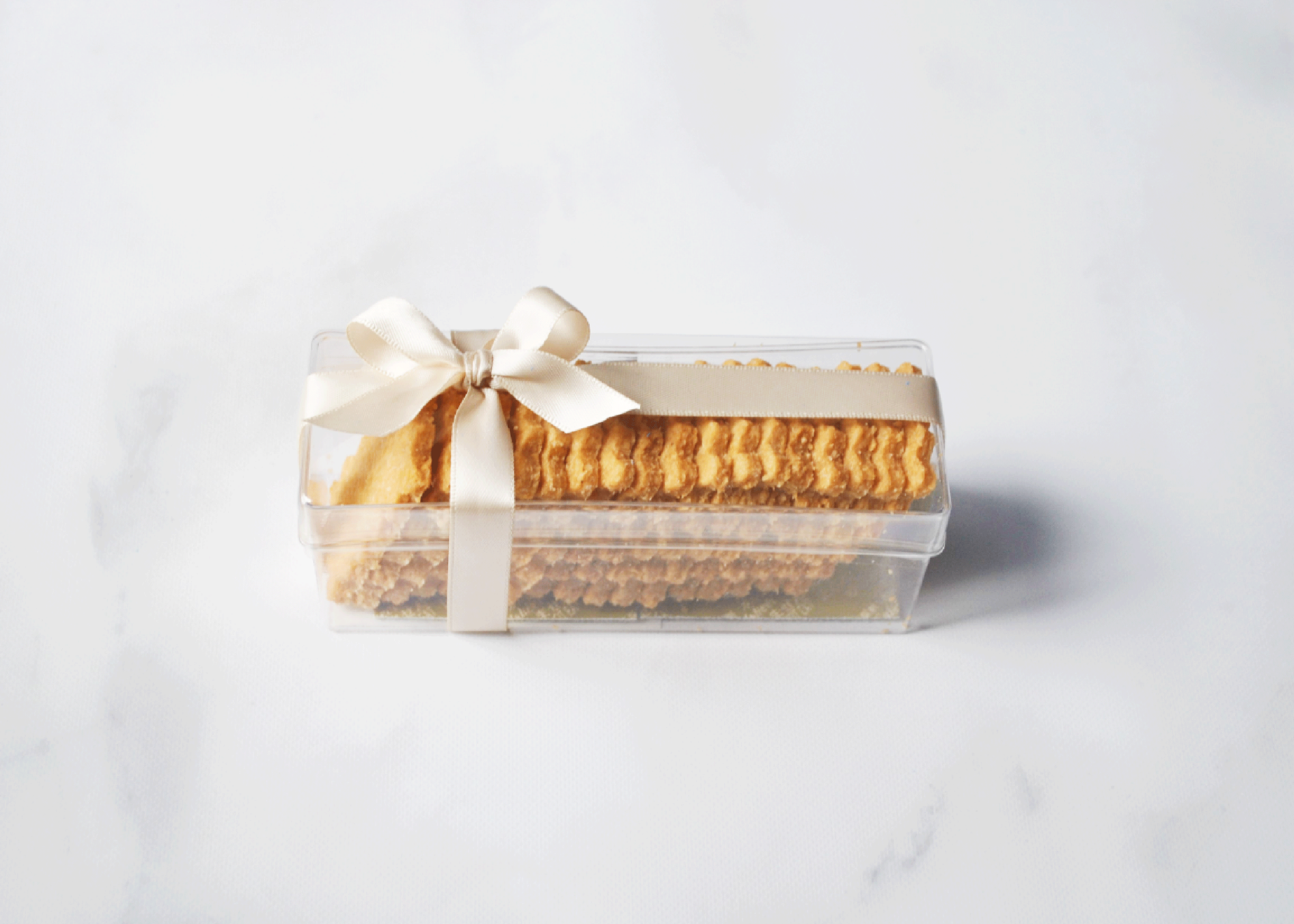 ココナッツサブレ17枚入り　￥800-（税込）