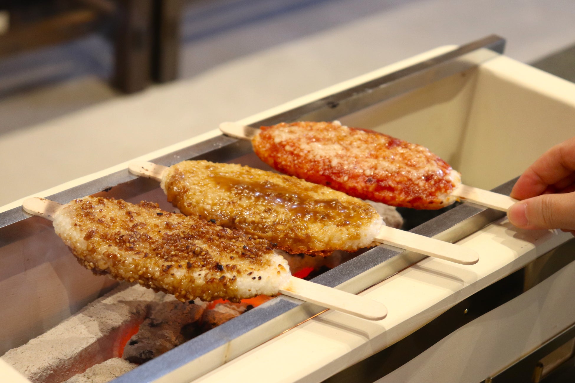 手前からくるみみそ、しょうゆ、ナポリタン