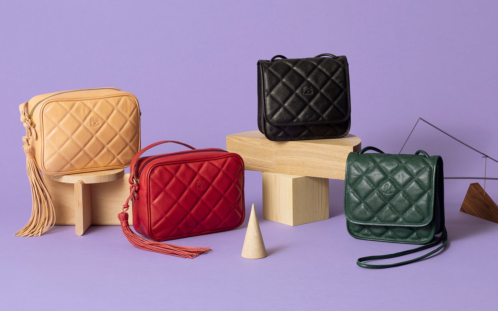 「QUILTED LEATHER COLLECTION」©IL BISONTE