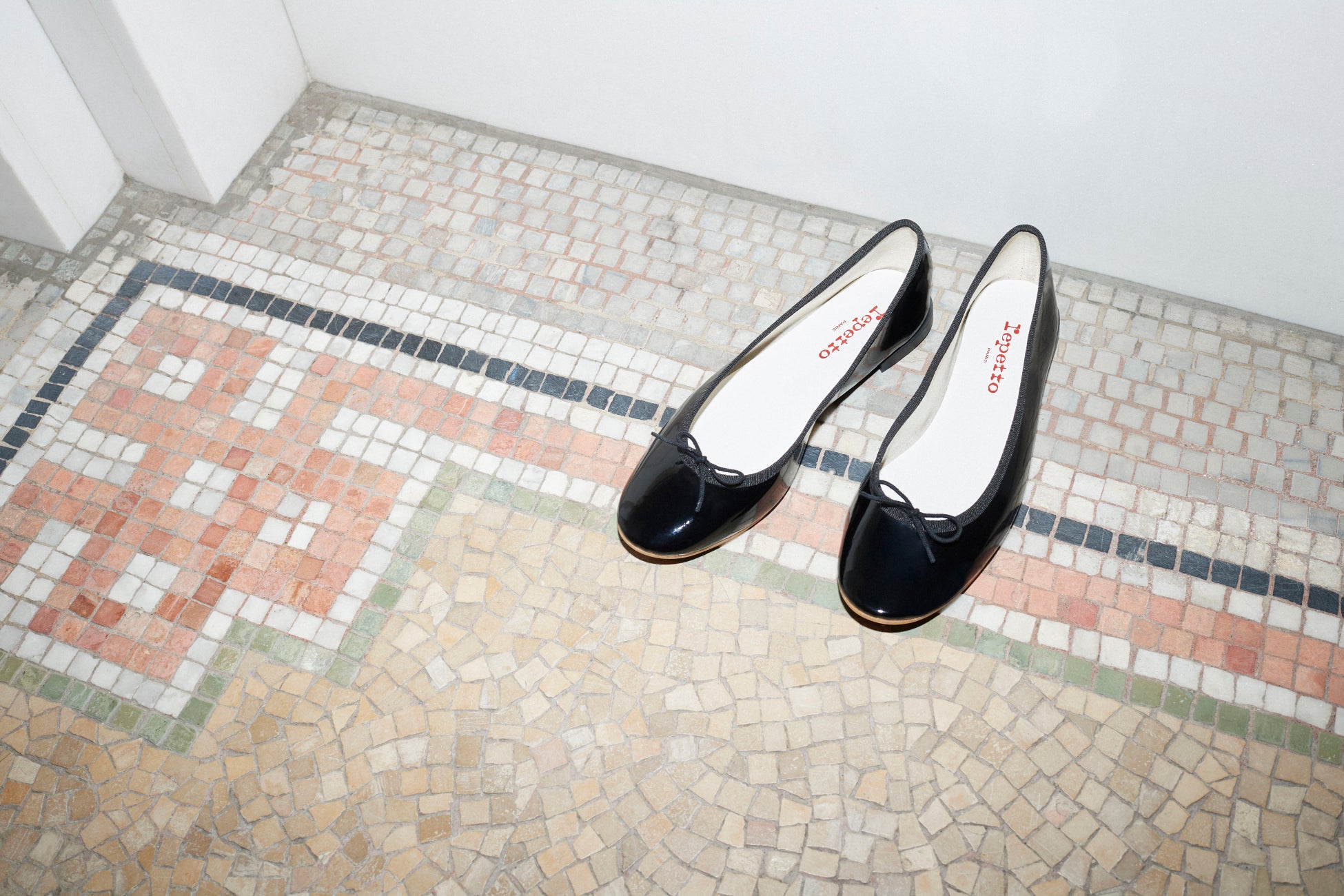 Black 29,700円