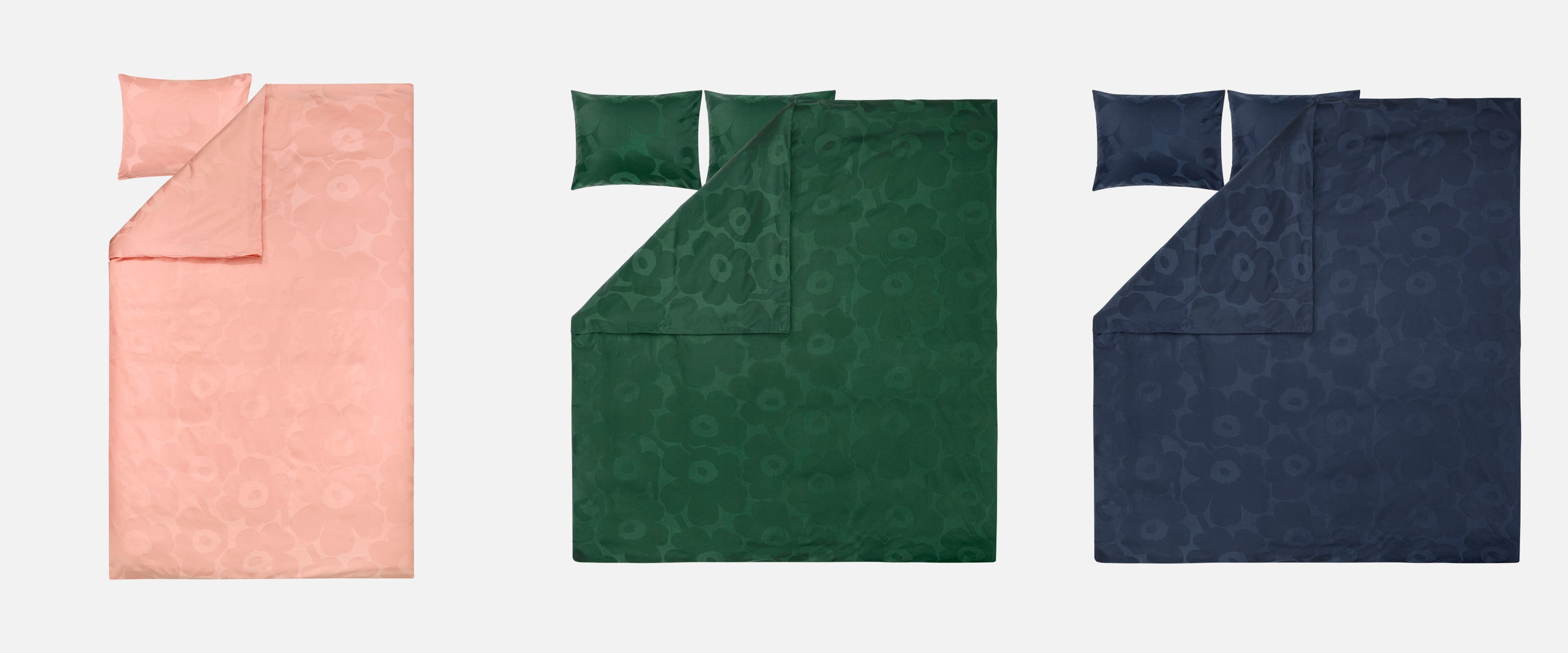 (左) 150×210cm デュベカバー ￥20,900 ピローカバー ￥4,950 (中) 240×220cm デュベカバー ￥27,500 ピローカバー ￥4,950 (右) 240×220cm デュベカバー ￥27,500 ピローカバー ￥4,950