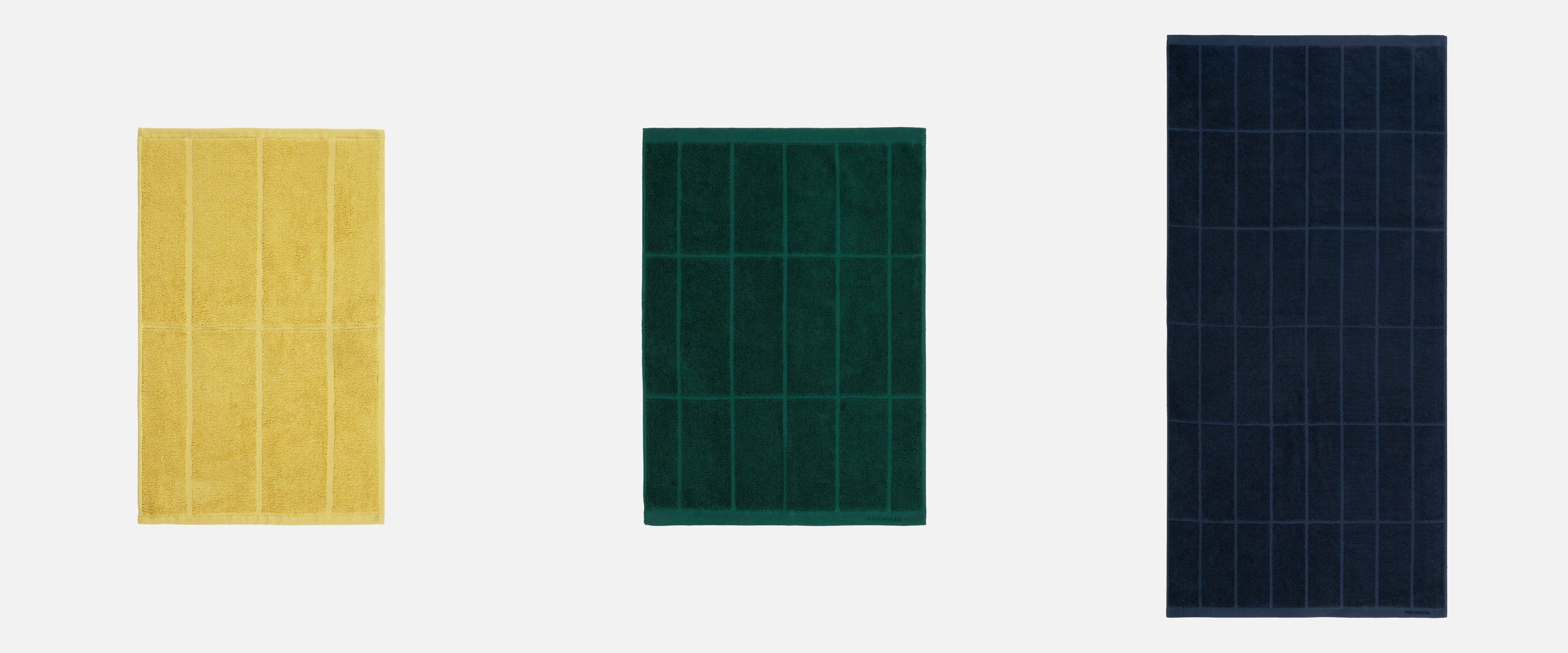 (左) 30×50cm ゲストタオル ￥2,750 (中) 50×70cm ハンドタオル ￥4,950 (右) 70×150cm バスタオル ￥9,900