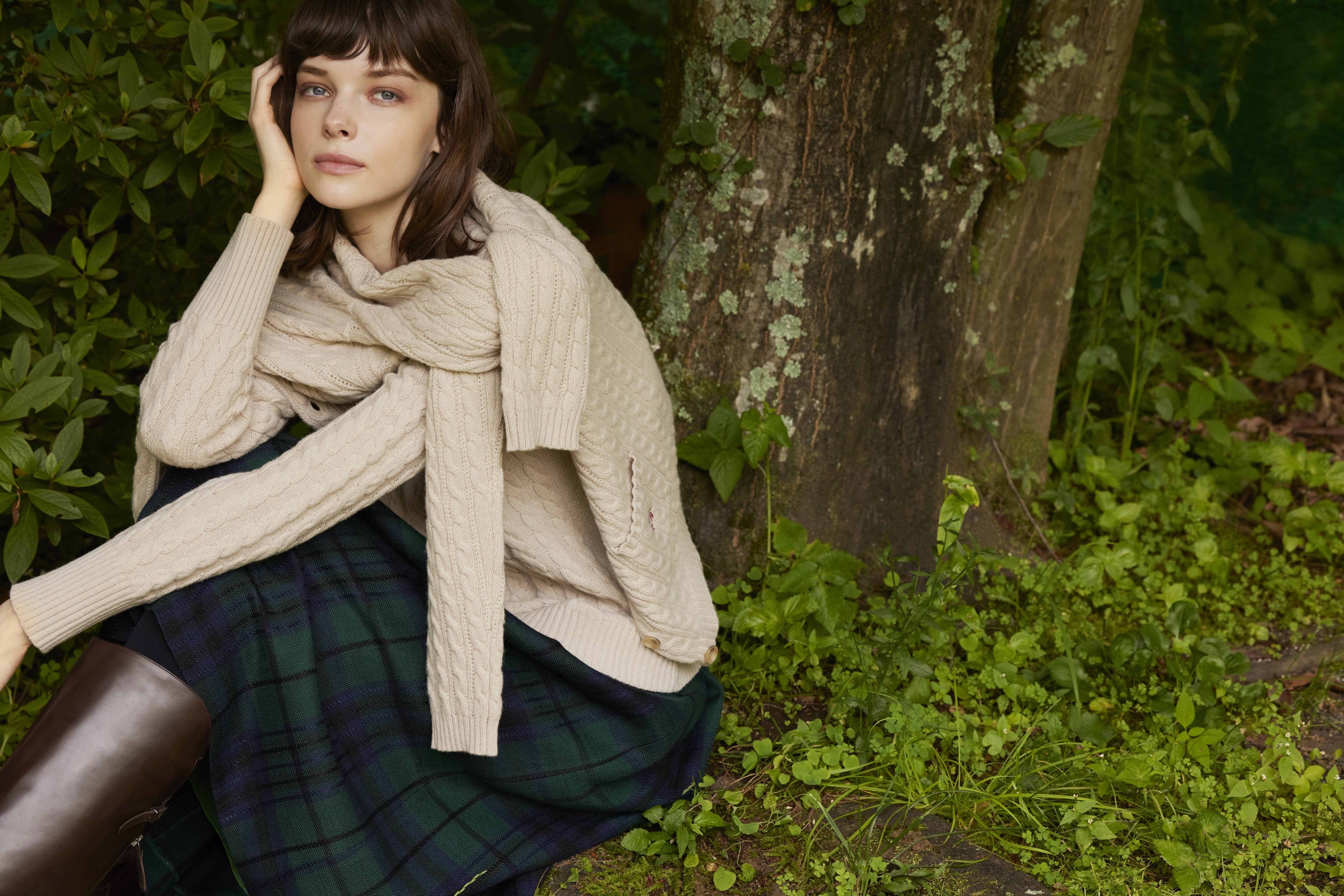 Knit ¥24,200 Knit ¥23,100 Skirt ¥50,600