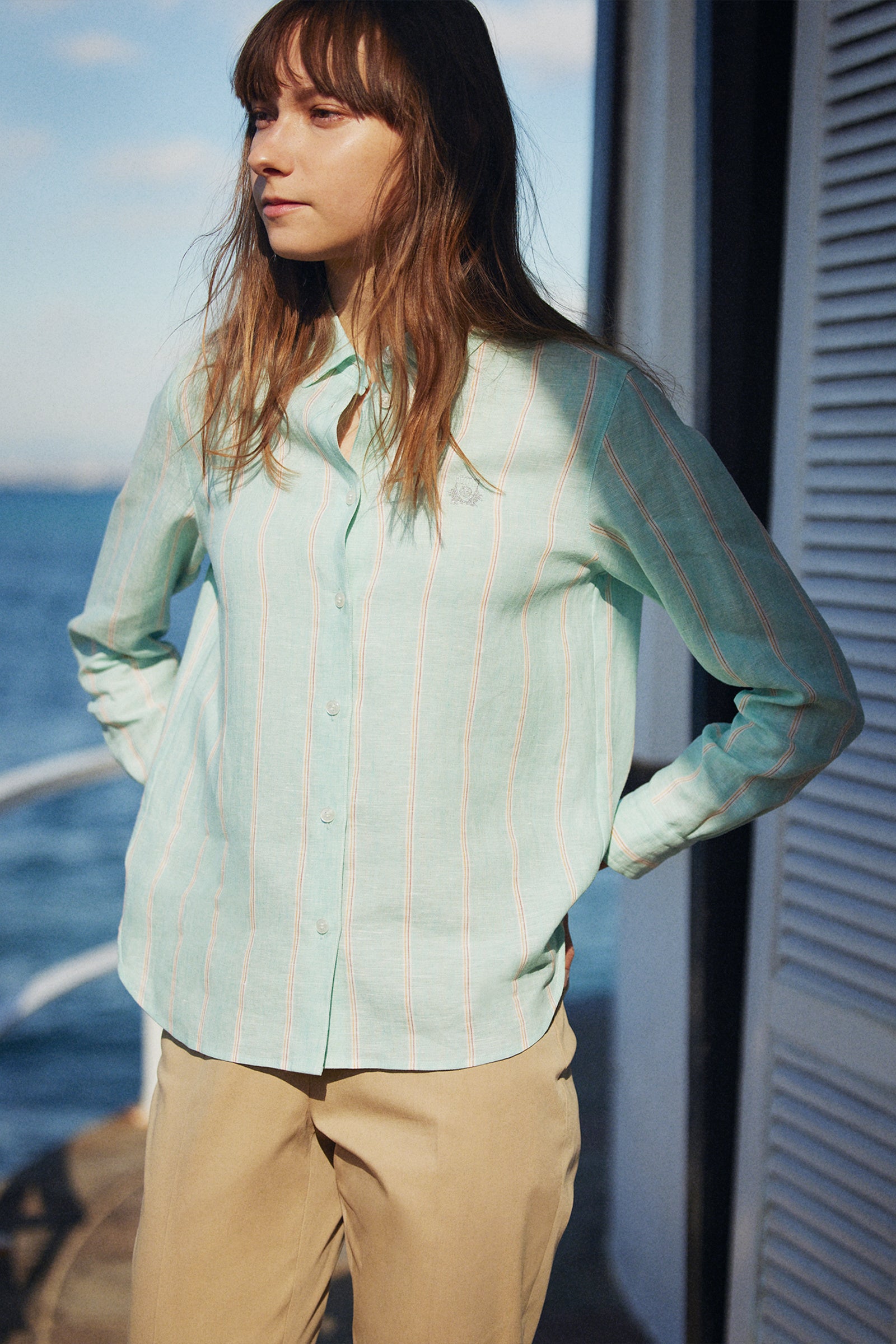 Shirt ¥28,600(税込） Pants ¥21,450(税込）