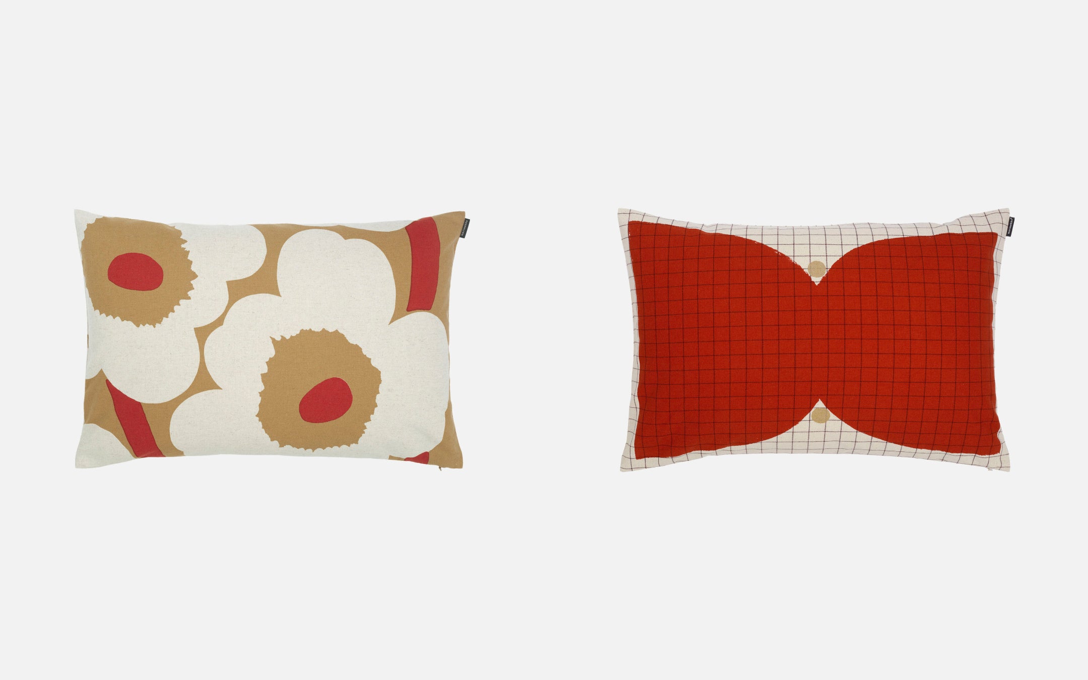 (左) クッションカバー ￥9,350 (右) クッションカバー ￥9,350