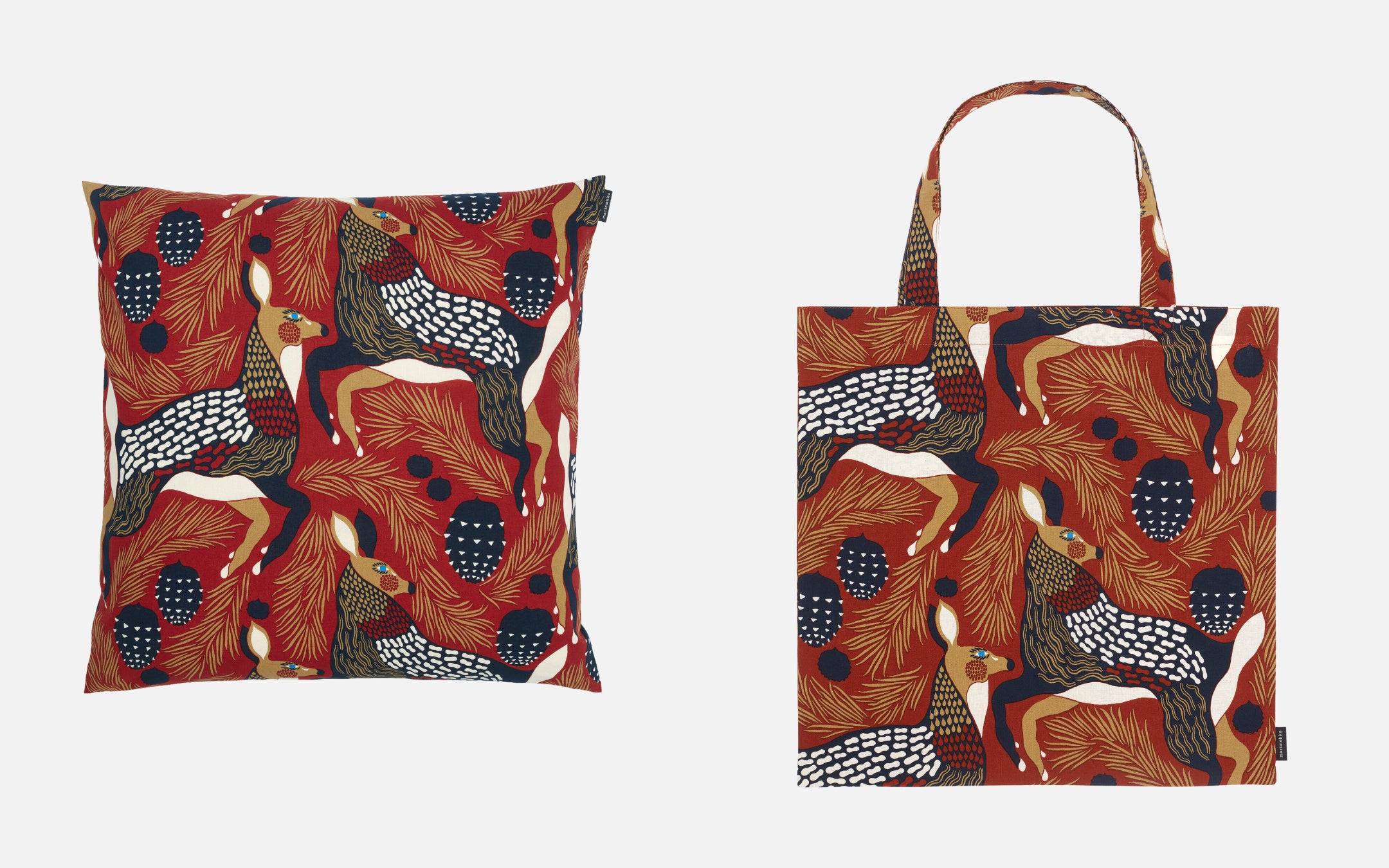 (左) クッションカバー ￥7,150 (右) ファブリックバッグ ￥6,050