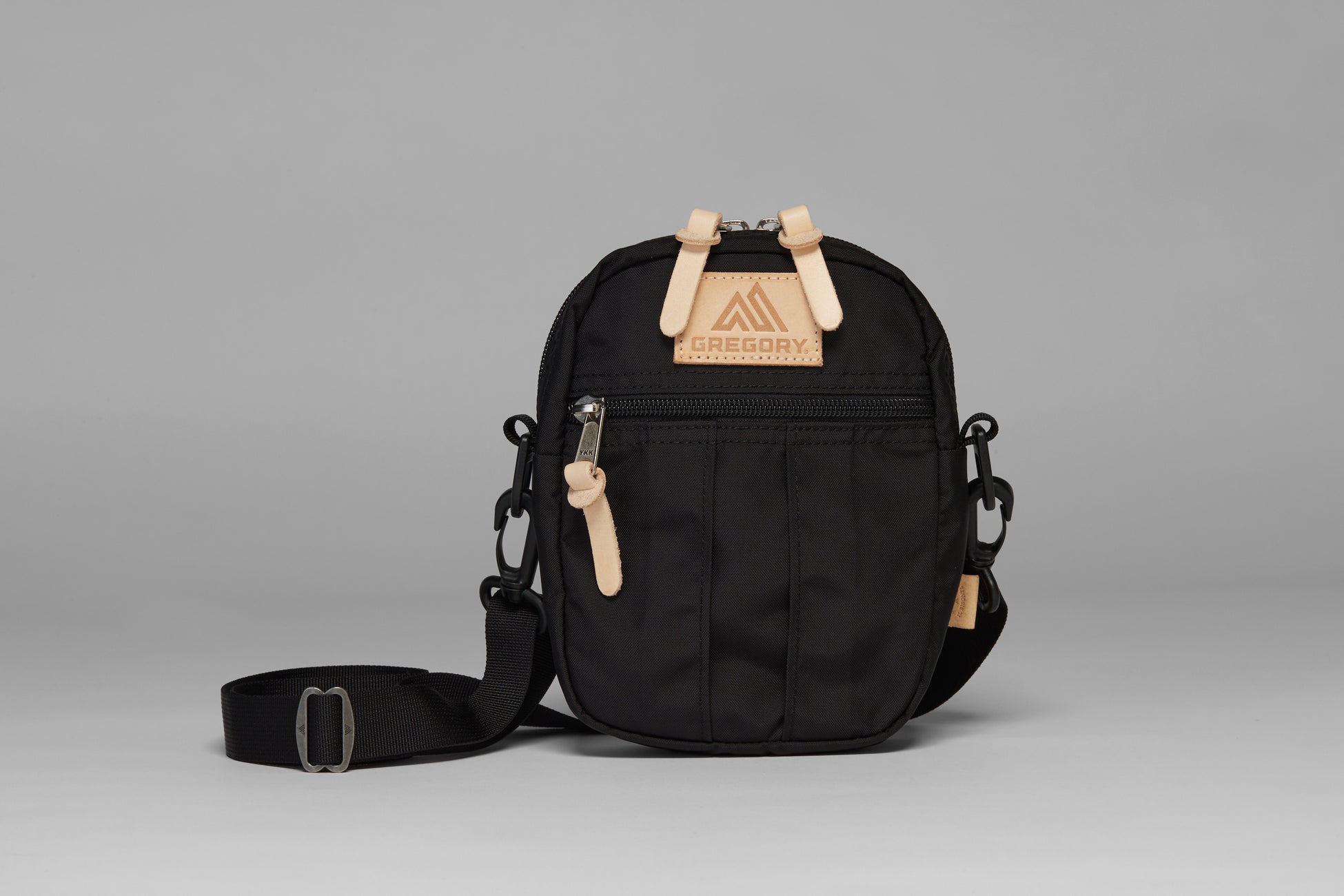 QUICK POCKET M〔54232309801〕¥8,800 (C)IL BISONTE