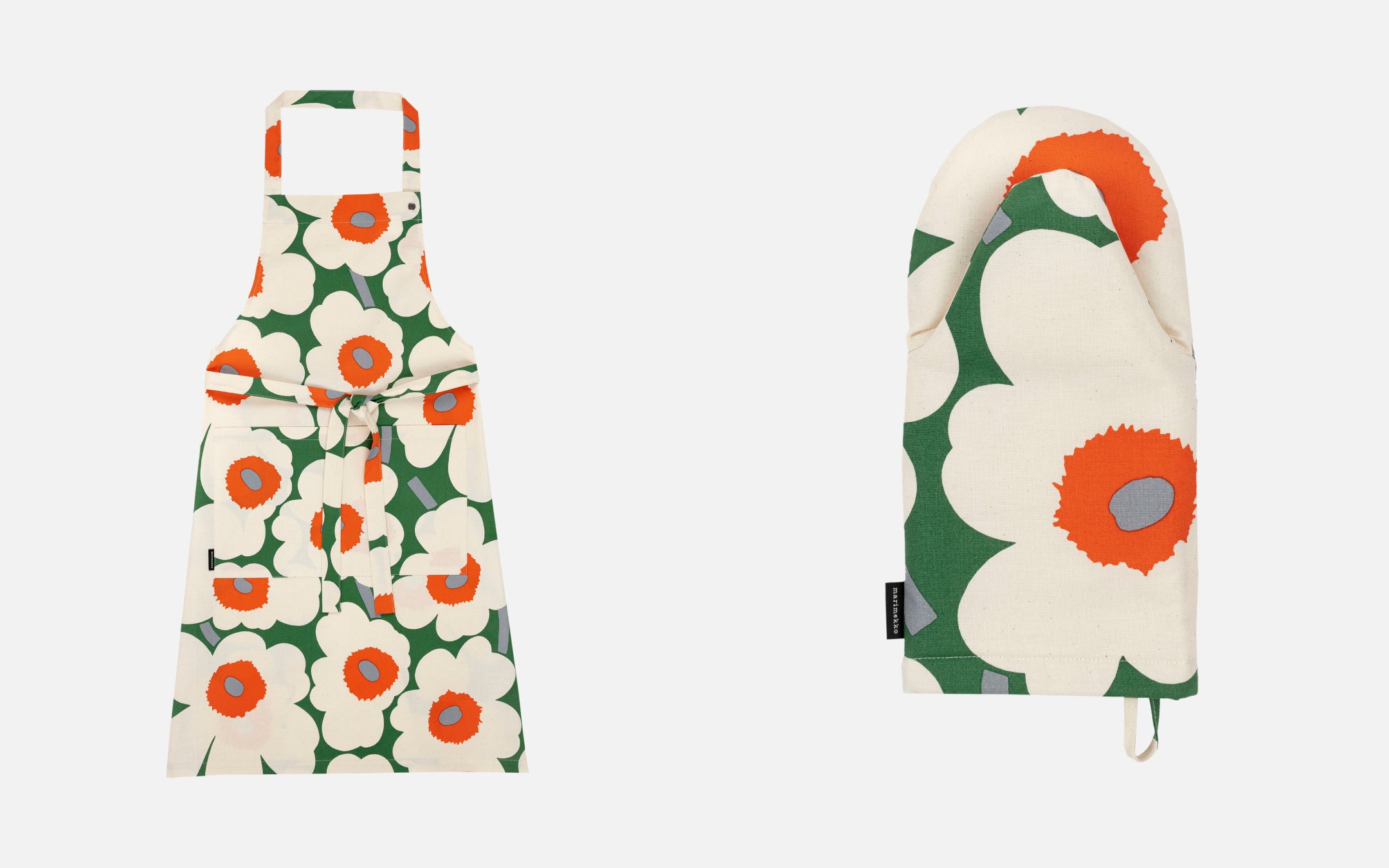 (左) Pieni Unikko エプロン￥8,800 (右) Pieni Unikko ミトン￥4,400