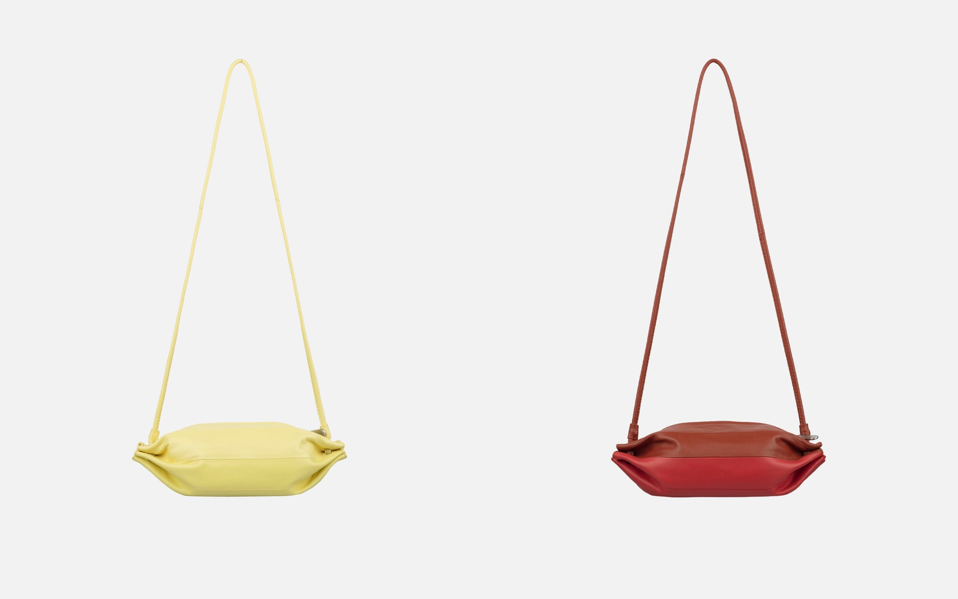 (左) Pikku Karla バッグ ¥46,200 (右) Pikku Karla バッグ ¥46,200