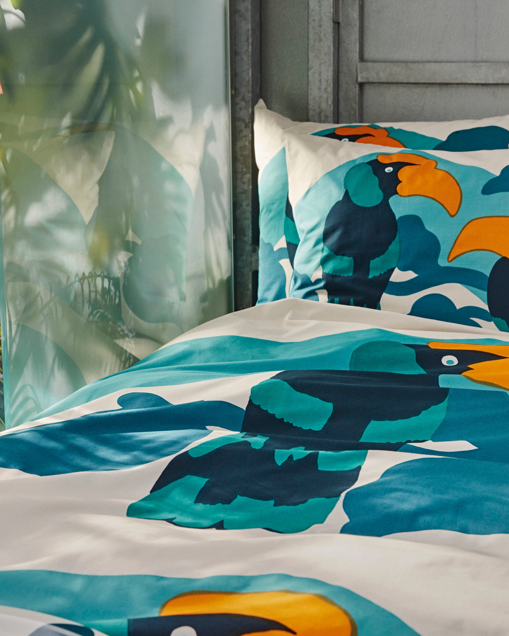 デュベカバー（150 x 210cm） 18,700円　ピローケース（50 x 60cm）