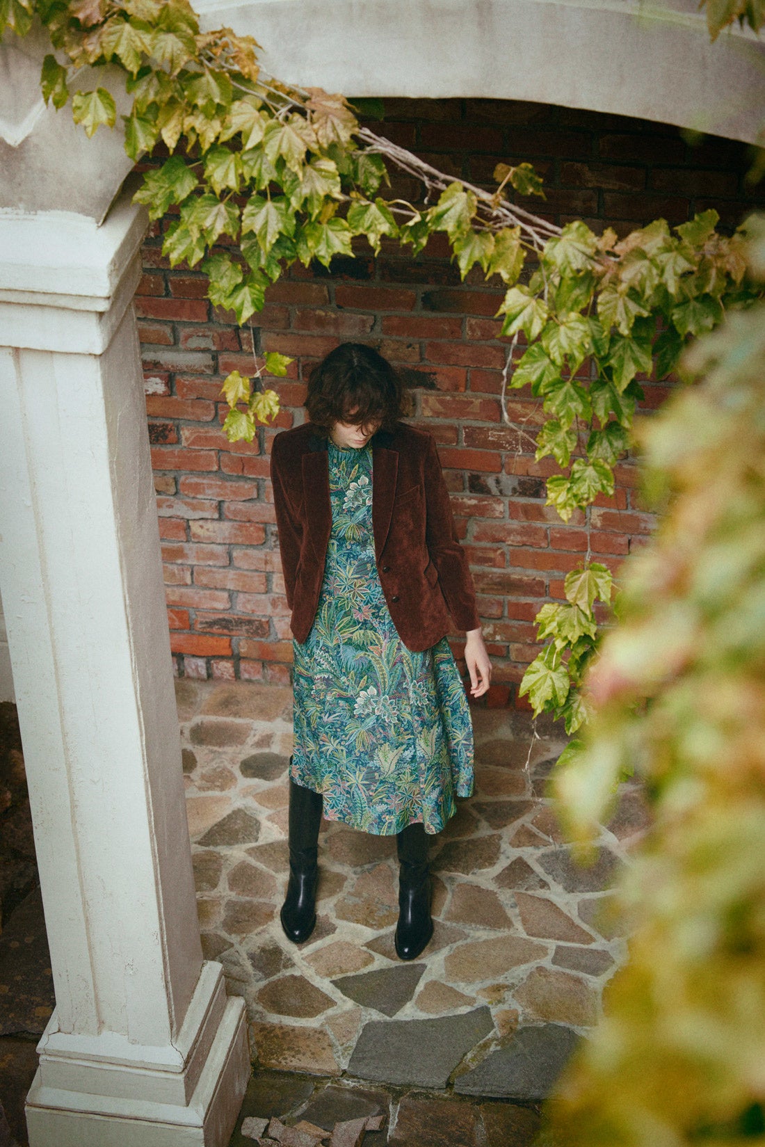 Jacket ¥50,600 Dress ¥50,600