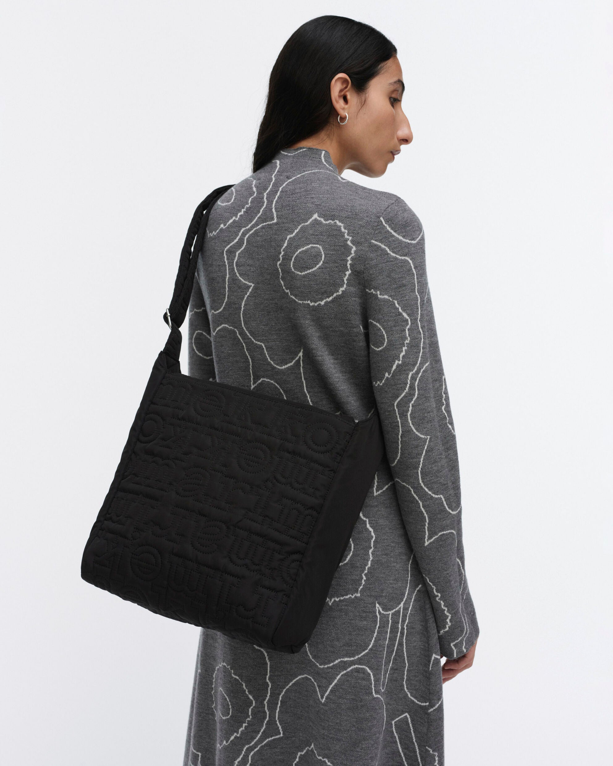 マリメッコ marimekko MILLA ミラ キルティング トートバッグ 黒