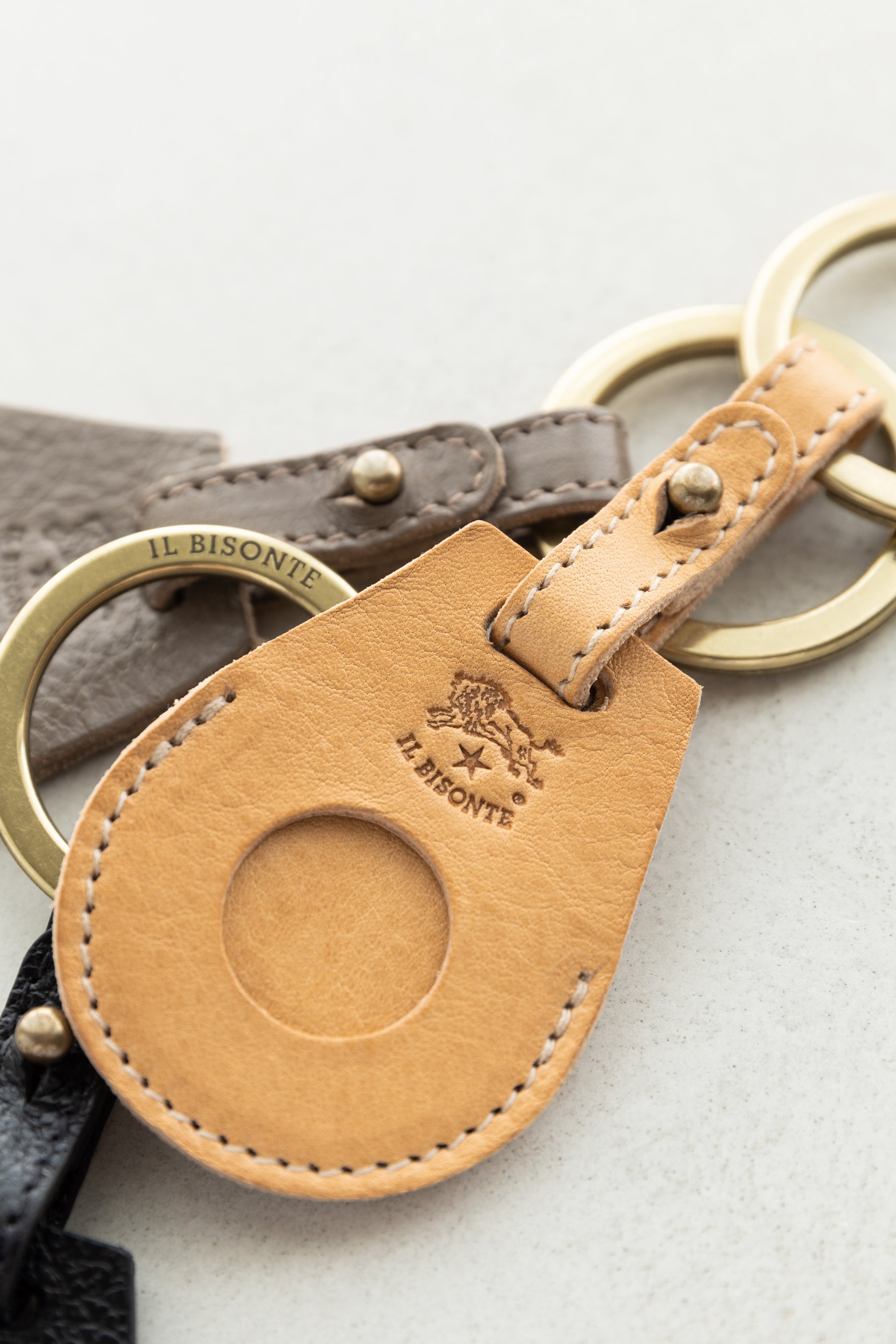 イル ビゾンテ〕AirTag用ケース 発売のお知らせ | 株式会社ルック