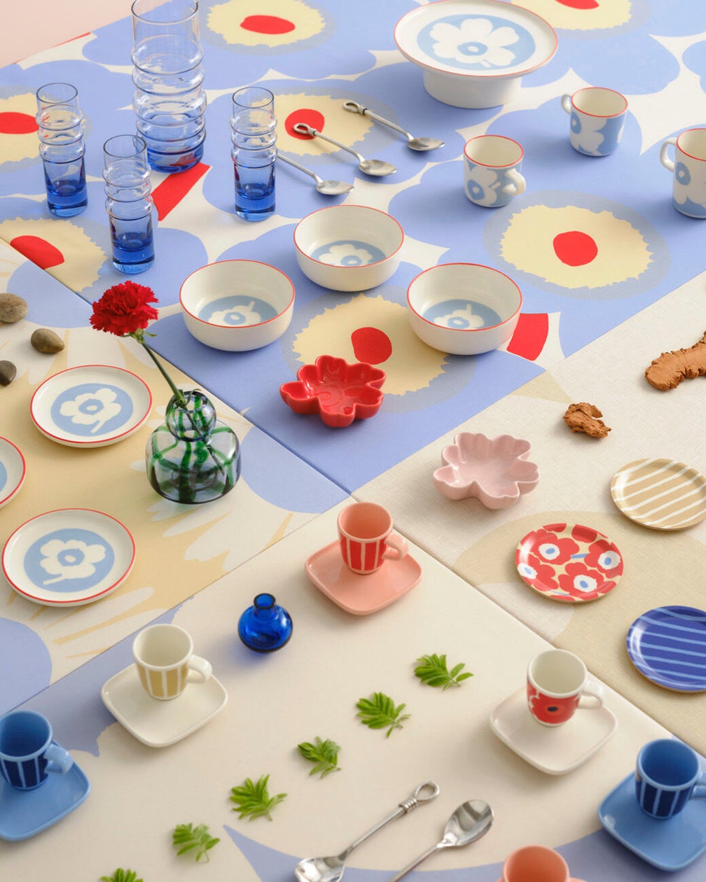 マリメッコ、初夏の食卓を彩るライトブルーのウニッコホームコレクションが登場。ブランドフェアも開催。