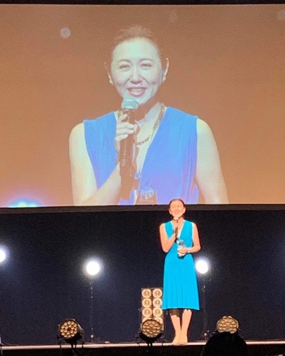 スペシャルアンバサダーとして スピーチする代表 岩崎裕美子