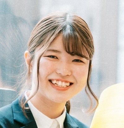 新入社員　逢坂愛