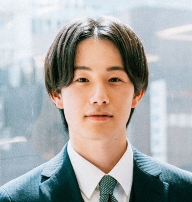 新入社員　土岐亮介