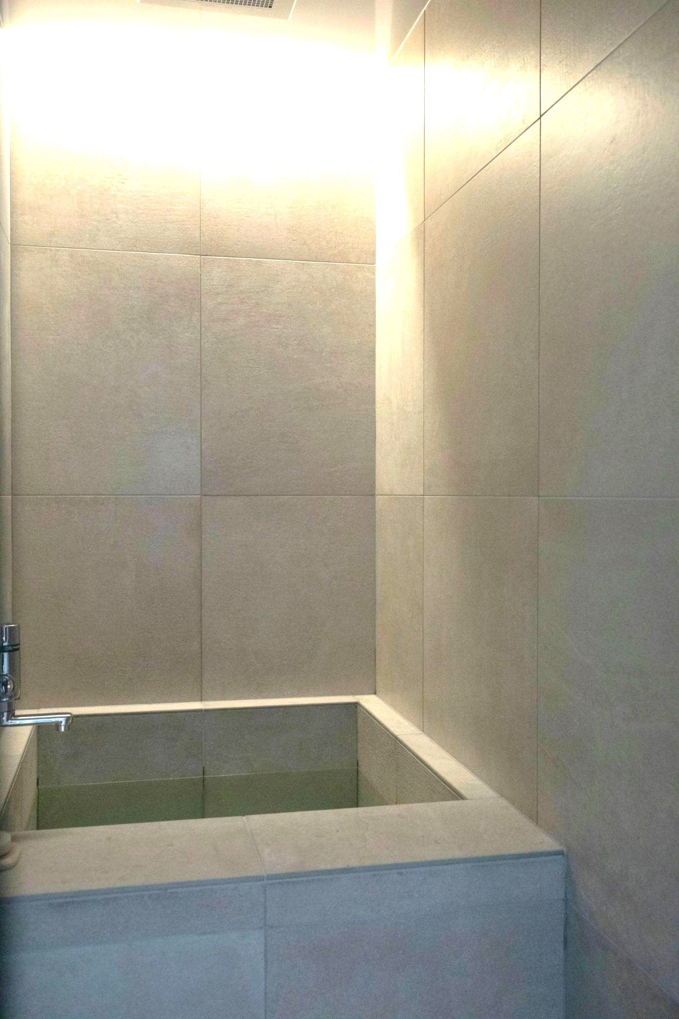  幻想的な水風呂