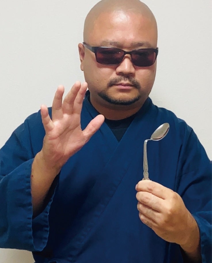 種明かしマジシャン「ユジック」