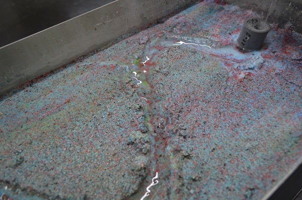 砂山に川をつくってみよう