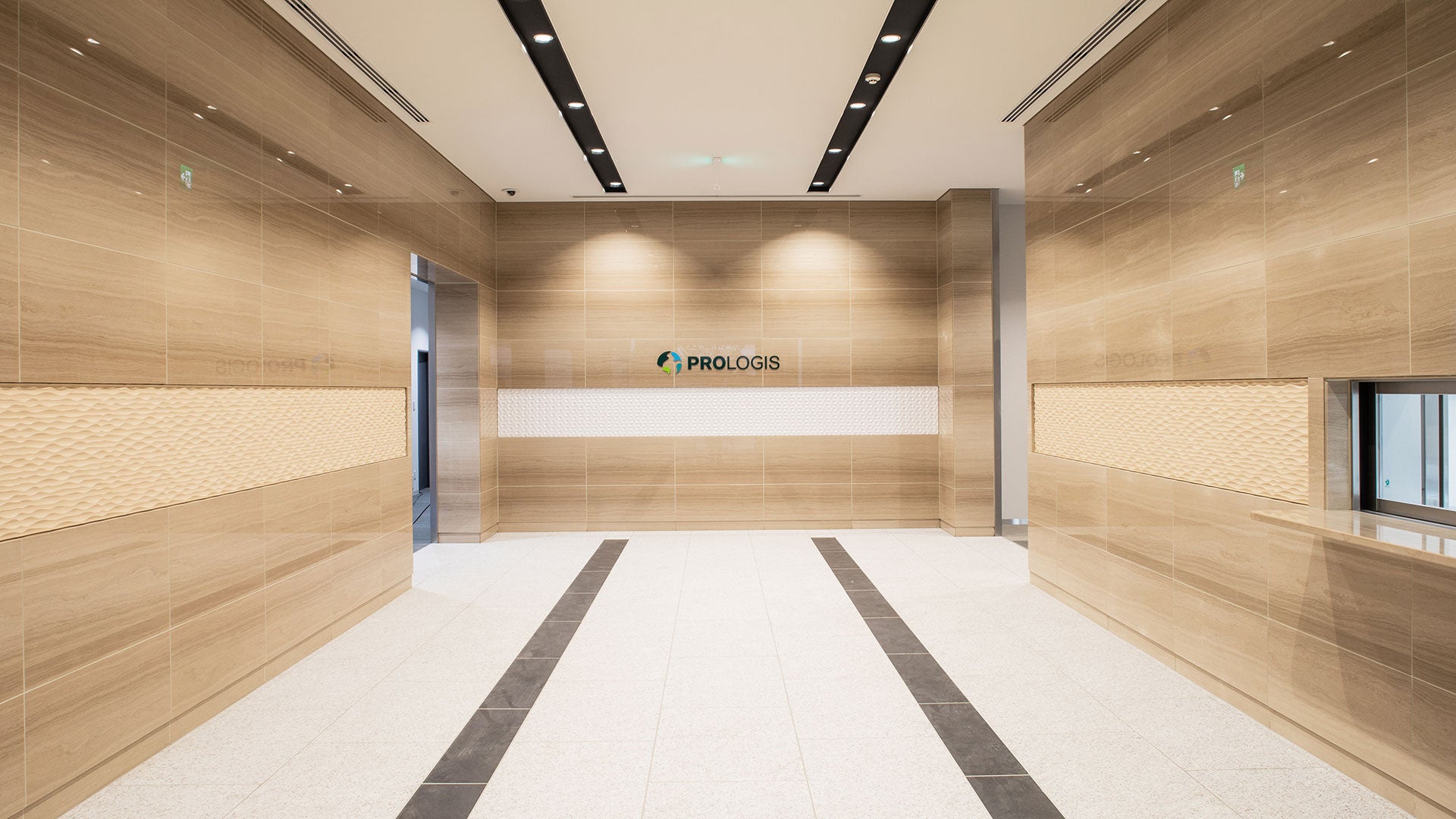 エントランスホール