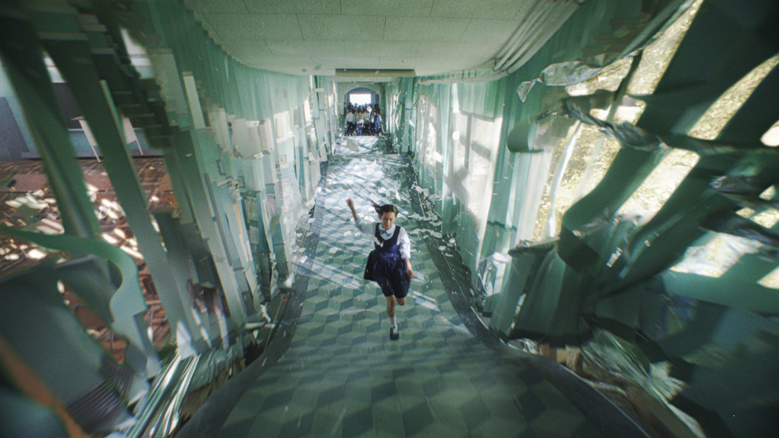 JAGDA賞2023：飲料ブランドのコマーシャル映像「POCARI SWEAT 手をのばそうよ。届くから。」（松永美春　cl：大塚製薬）