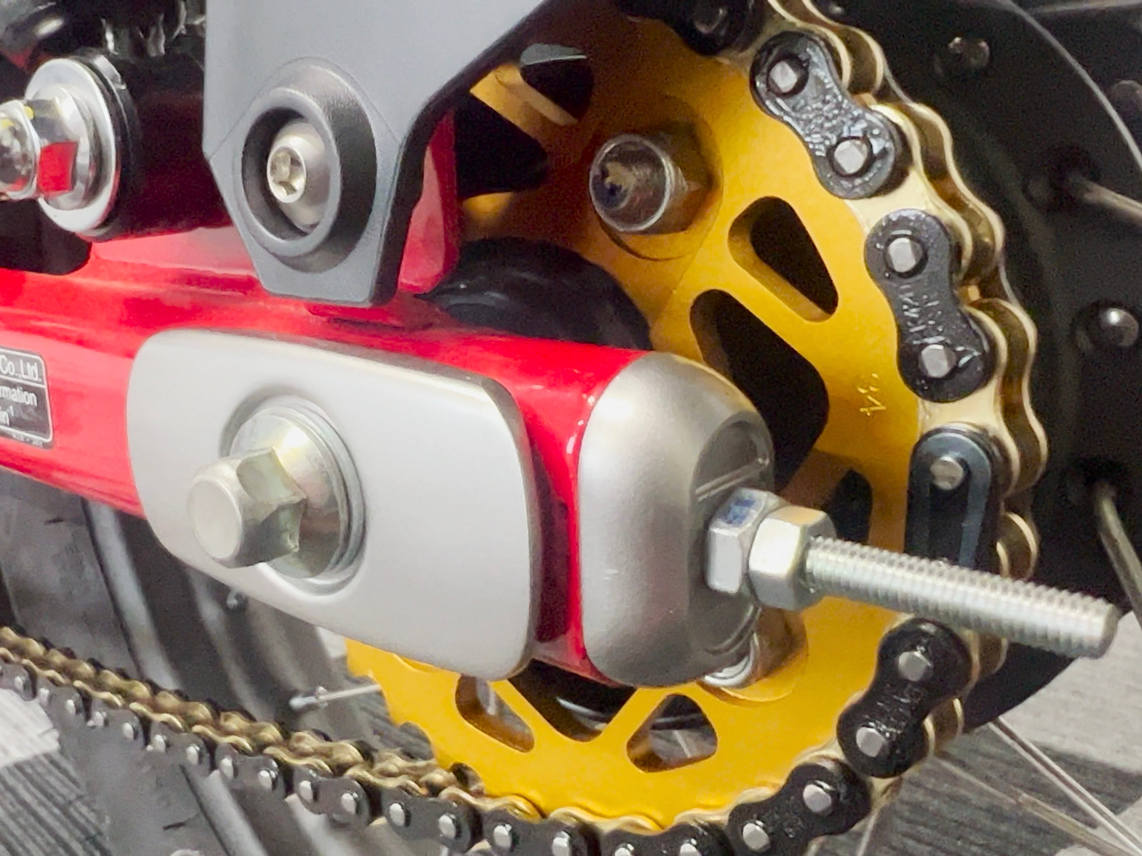 エヴァテック CT125オリジナルカラースプロケット T32、T34、T37、T39