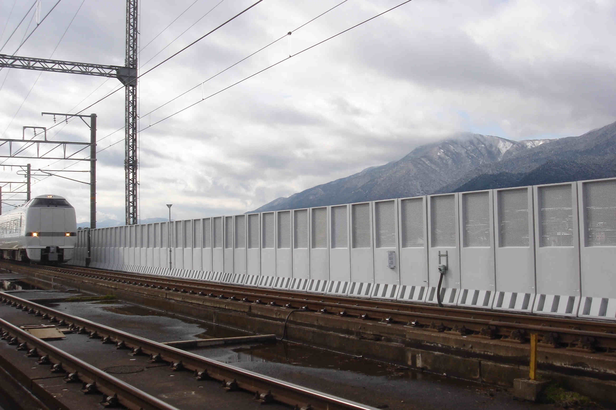 湖西線の防風柵