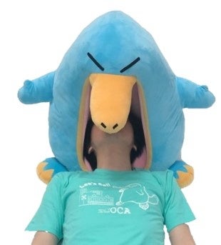 モチモチ生地のイコちゃんの口の中に頭を入れて安眠zzz