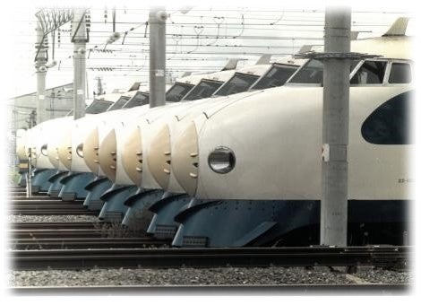 懐かしの0系新幹線が着発線に整列