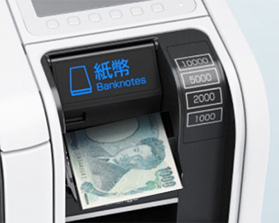 ▲斜め挿入や硬貨など異物の誤投入を防ぐ構造を採用