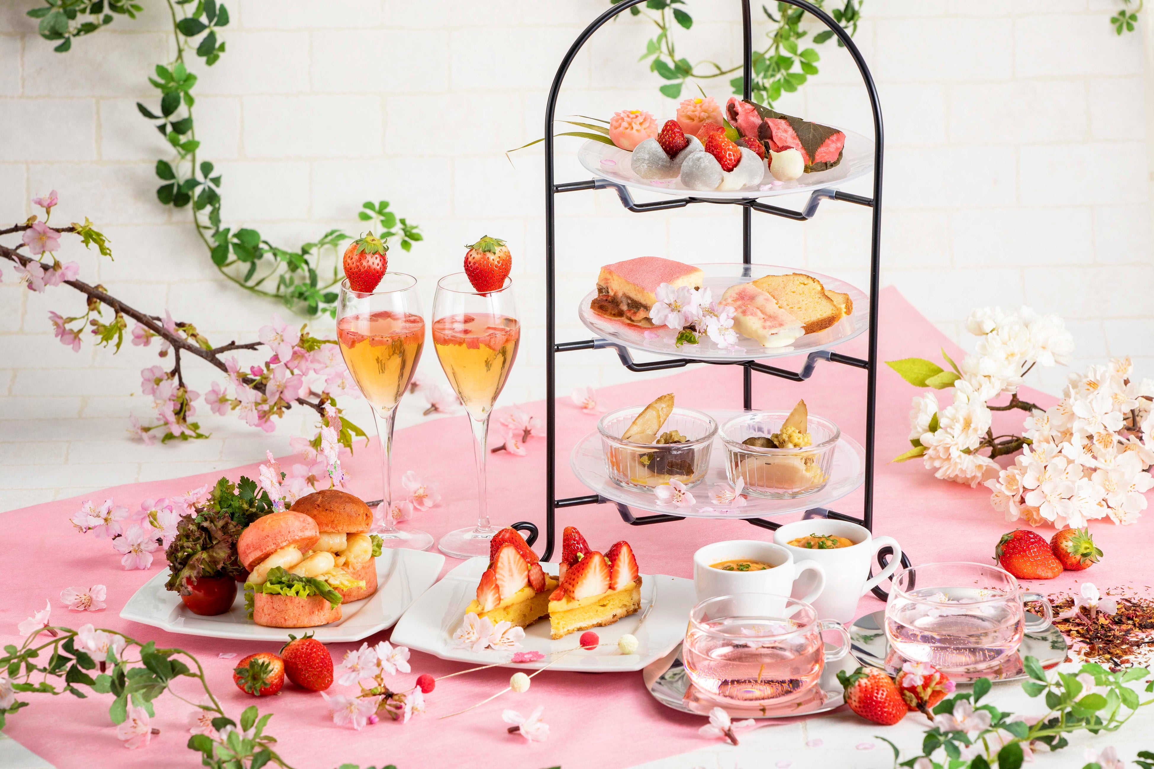 桜×イチゴアフタヌーンティー