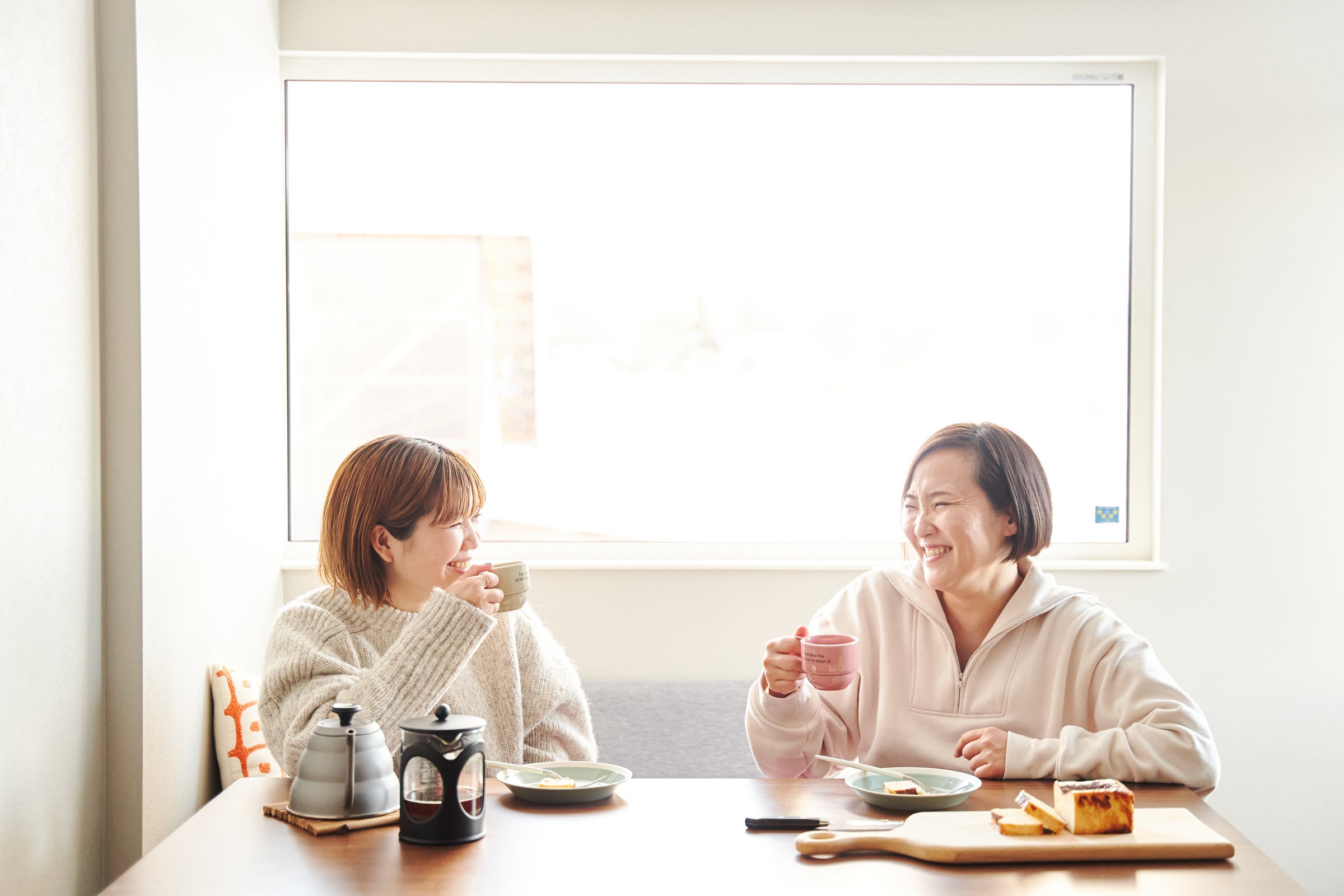 パティシエのMasako（右）と、コンセプターのMutsumi（左）