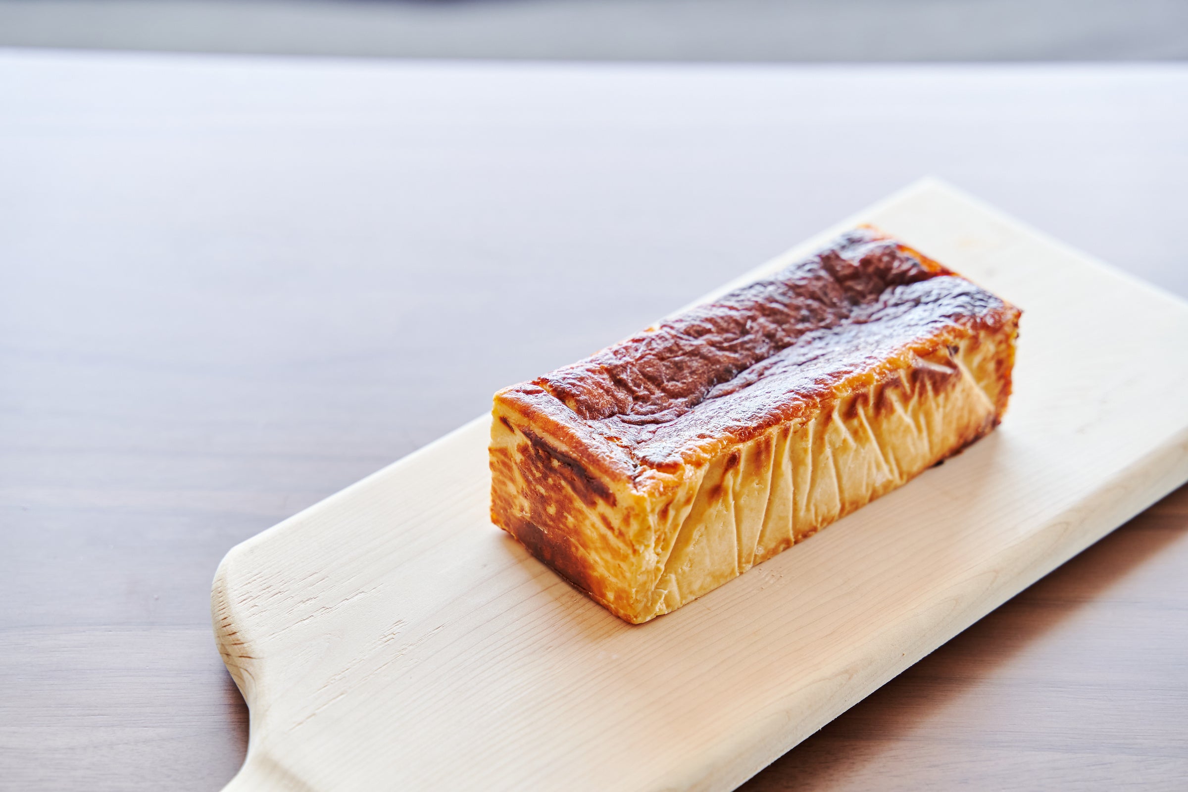 スペシャリティチーズケーキは、毎月末10時から数量限定でオンライン販売