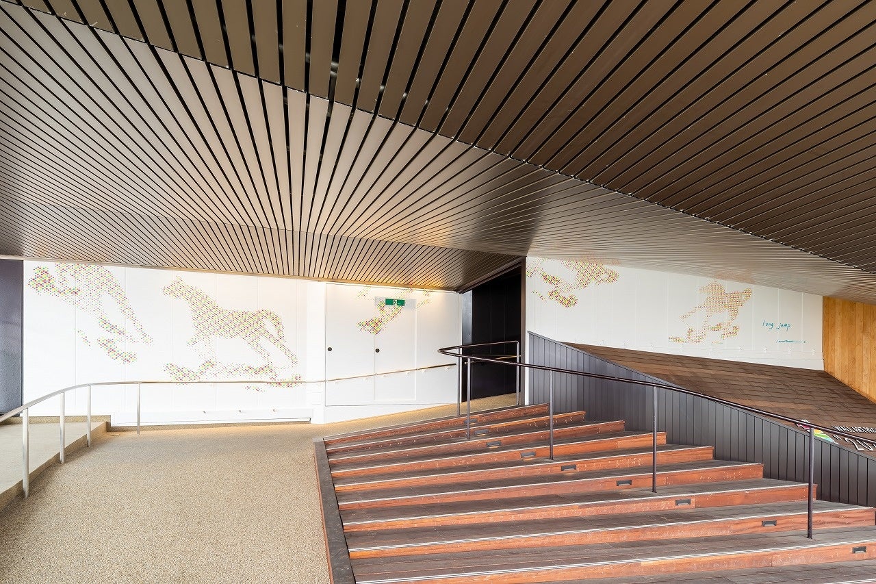 ９層目 土井紀子氏「long jump」