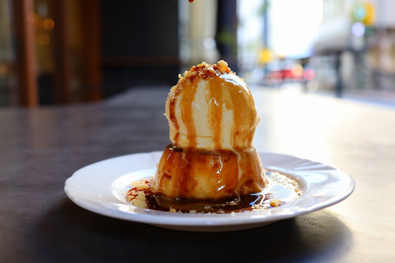 ▲ 自家製スノードームプリン　 ６８０円（税込）