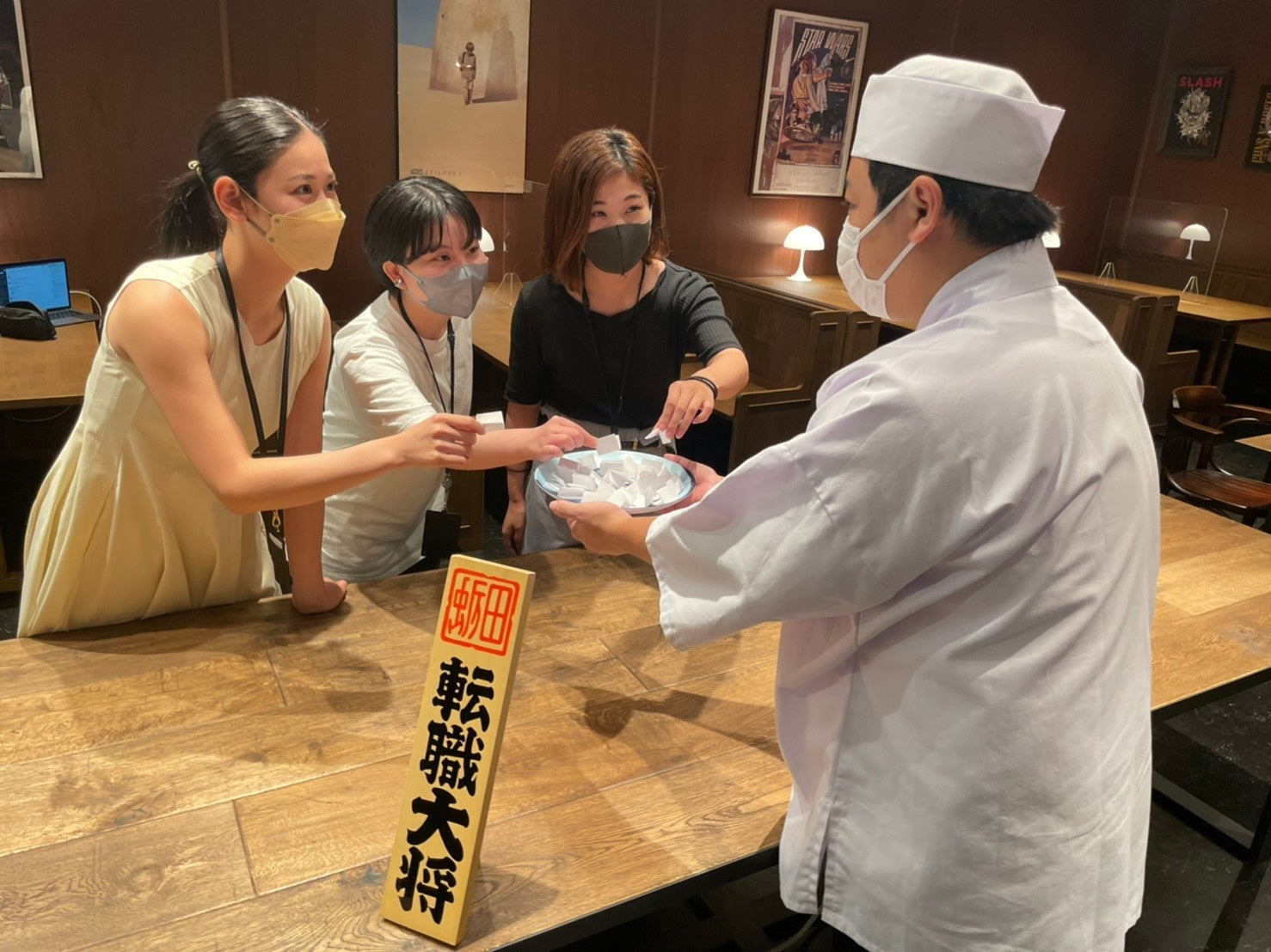 お客様の笑顔のためなら、どんな状況であれエンタメにも手を抜かない転職大将。