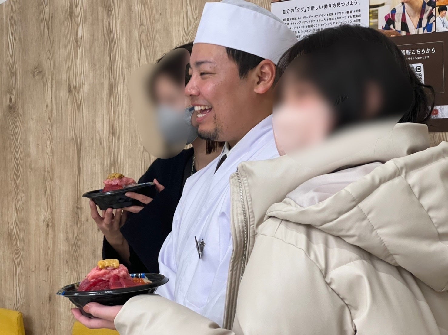 撮影時は、いつもお決まりの笑顔。