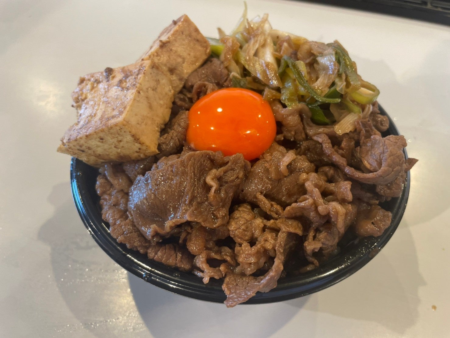 特製すき焼き丼のテーマは【和牛バラ肉の1番美味い食べ方】